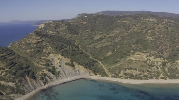Baía Escondida Aérea Pequena Koufosaratsia Peloponnes Grécia — Vídeo de Stock