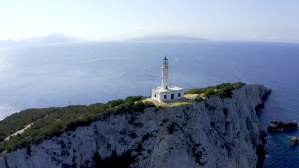 エアリアル ライトハウス ギリシャのレフナ岬 グラデッド化および安定化されたバージョン — ストック動画