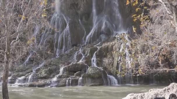 Bishehovy Vodopády Íránu — Stock video