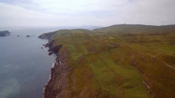 Αεροφωτογραφία Του Irish Cliffs Στο County Cork Ιρλανδία — Αρχείο Βίντεο
