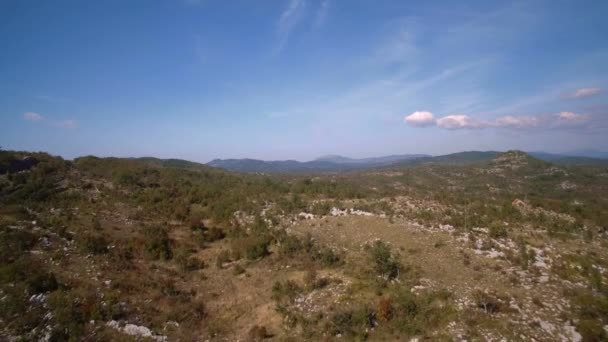 黑山Gornji Unac农场Aerial — 图库视频影像