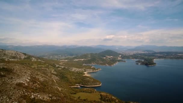 Antenne Fliegen Den Jezero Krupac See Montenegro — Stockvideo