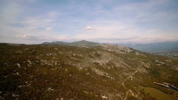 Antenne Fliegen Den Jezero Krupac See Montenegro — Stockvideo