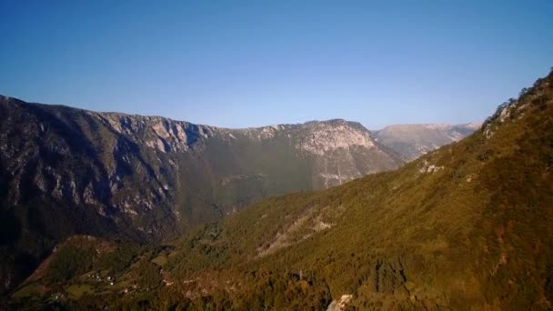 Lotnictwo Las Górski Jesień Czarnogóra — Wideo stockowe