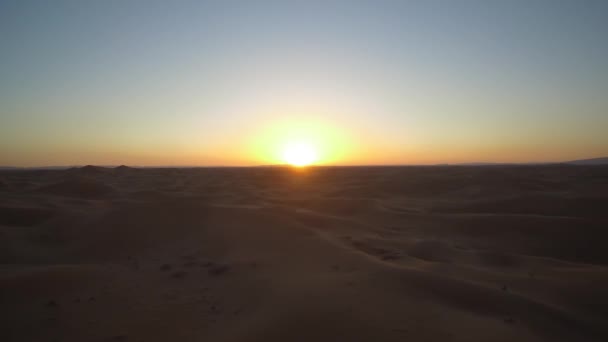 Antenn Sahara Sunset Erg Chegaga Marocko — Stockvideo
