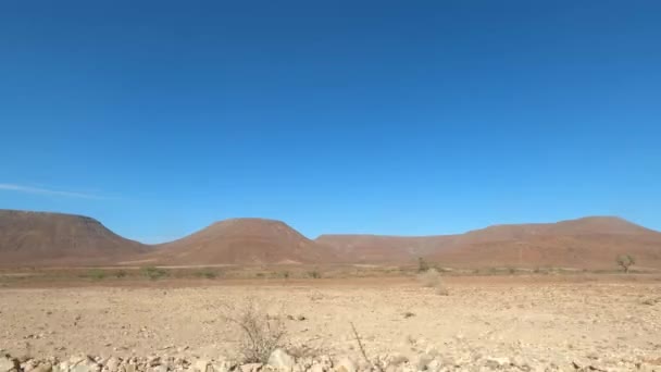 Suv Carro Dirigindo Embora Namibias Gravel Roads — Vídeo de Stock