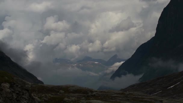 ノルウェーのトロリスティゲン地域のエピックと劇的な時間のラップス — ストック動画