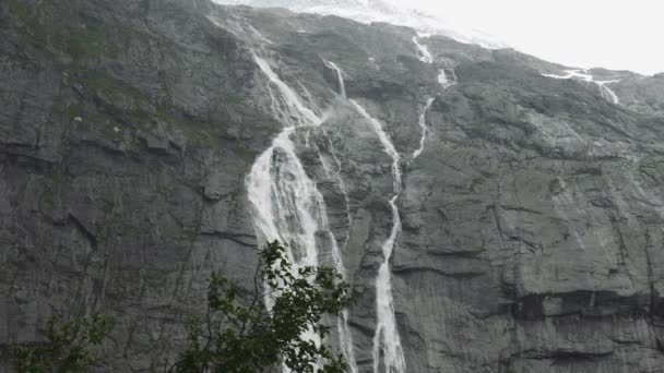 Brikdalsbreen Waterval Noorwegen — Stockvideo