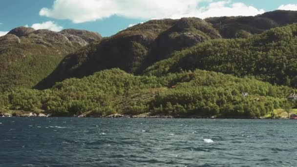 노르웨이의 호수의 경치가 아름다운 — 비디오