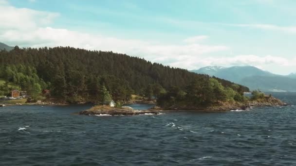 Largo Costa Hardangerfjord Con Ferry Noruega — Vídeos de Stock