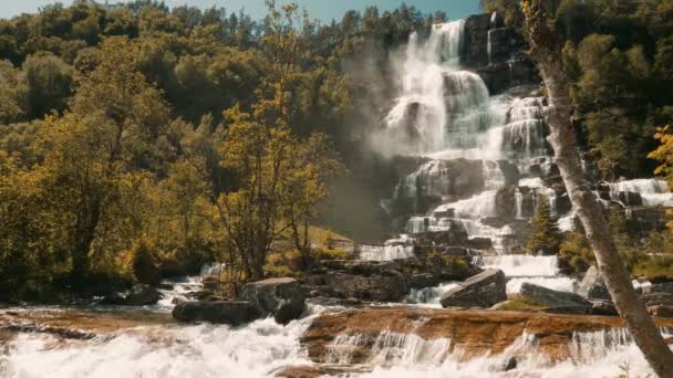 Güzel Tvindefossen Şelale Norveç Sinema Tarzı — Stok video