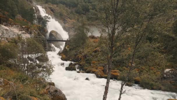 Vodopád Kleivafossen Cesta Ledovci Briksdal Norsko Filmový Styl — Stock video