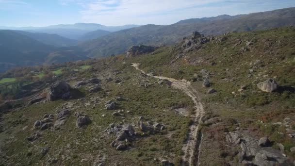 Antenne Offroad Met Een Jeep Bij Cela Portugal — Stockvideo