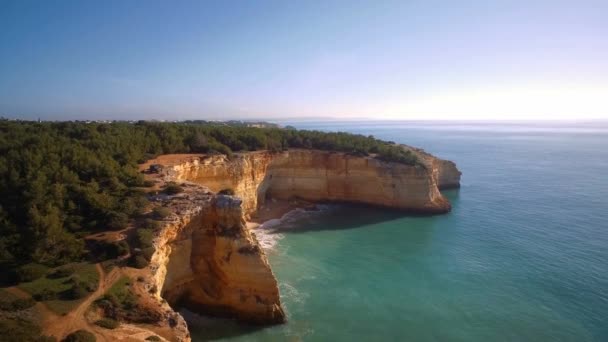 Aerial Praia Corredoura Grottas Praia Benagil Portogallo — Video Stock