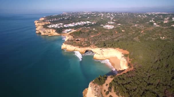 Aerial Praia Corredoura Grottas Praia Benagil Portugal — Stockvideo