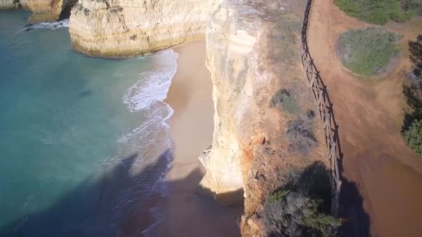 Aerial Praia Corredoura Grottas Praia Benagil Португалія — стокове відео