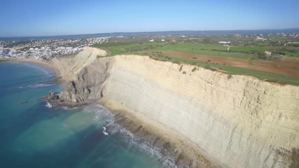 Vzdušný Strmé Útesu Linie Faro Portugalsko — Stock video