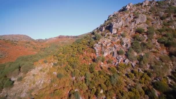 Aerea Volare Nel Paesaggio Montuoso Del Parco Nazionale Peneda Geres — Video Stock