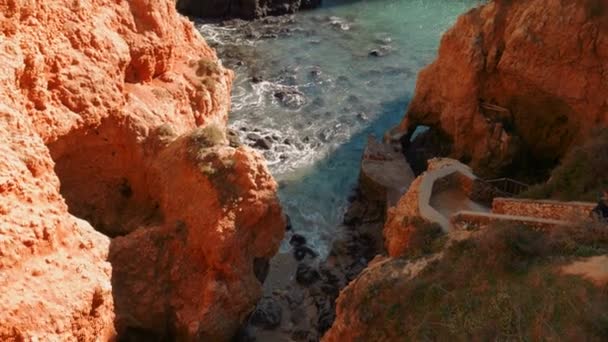 Σπήλαια Στο Faro Ponta Piedade Λάγος Πορτογαλία — Αρχείο Βίντεο