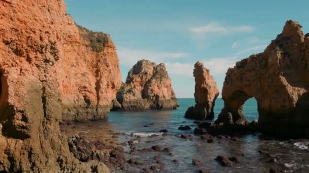 Σπήλαια Στο Faro Ponta Piedade Λάγος Πορτογαλία — Αρχείο Βίντεο