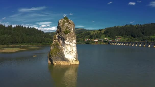 Aerial Lacul Izvoru Muntelui Viaduct Poiana Teiului Background Romania — Stock Video