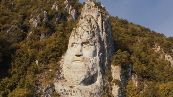 Colossal Head Decebalus King Dacians Romania — Vídeo de Stock