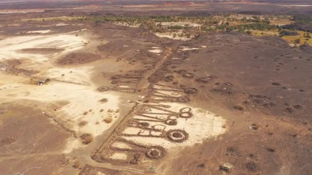 Αεροφωτογραφία Του Αρχαίου Πέτρινου Νεκροταφείου Σαουδική Αραβία — Αρχείο Βίντεο