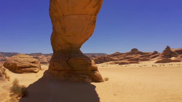 Όμορφη Εναέρια Άποψη Rainbow Arch Arc Mountain Ula Σαουδική Αραβία — Αρχείο Βίντεο
