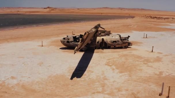 Avión Catarina Seaplane Wreckage Arabia Saudita — Vídeo de stock