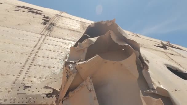 Suudi Arabistan Daki Catalina Deniz Uçağı Enkazı Nda Dolaşın — Stok video