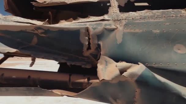 Berjalan Sekitar Catalina Seaplane Wreckage Arab Saudi — Stok Video