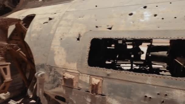 环游加泰罗尼亚海滨飞机残骸 沙特阿拉伯 — 图库视频影像