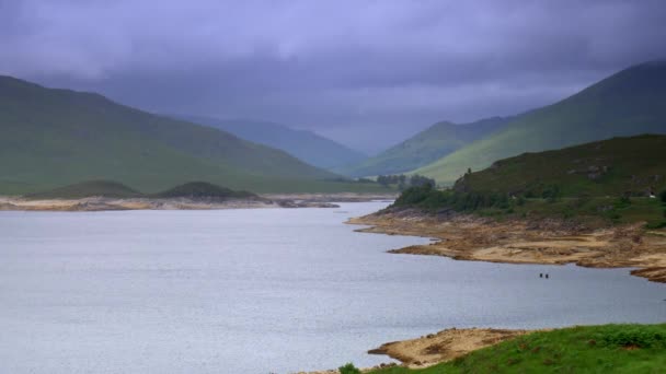 Hermoso Paisaje Con Loch Cluanie Escocia — Vídeo de stock