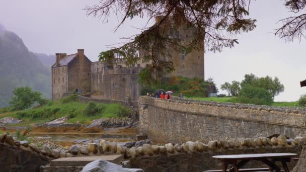 Vackra Eilean Donan Castle Skottland — Stockvideo