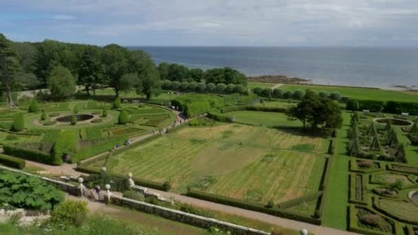 Dunrobin Castle Gardens Schotland — Stockvideo