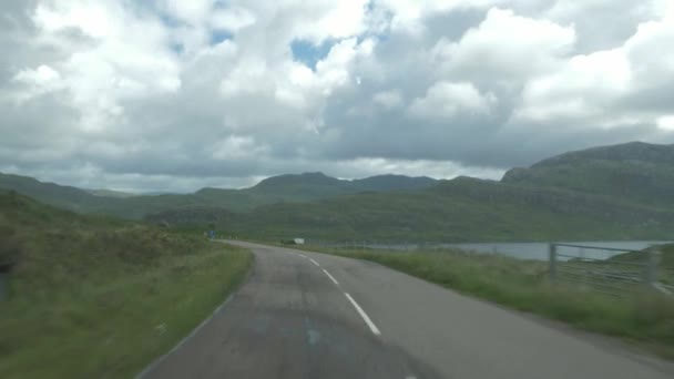 Dirija Longo Loch Assynt — Vídeo de Stock