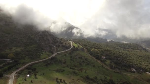 Політ Над Андалузьким Селом Оточенні Масивних Гір Іспанія — стокове відео