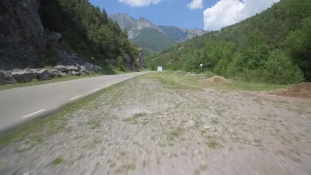 Aerial Ponte Sopra Torrente Del Bac Divi Pirenei Spagna — Video Stock