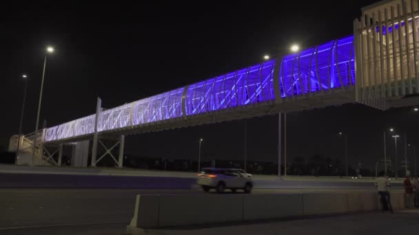 Puente Iluminado Abu Dhabi Emiratos Versión Graduada Estabilizada — Vídeos de Stock