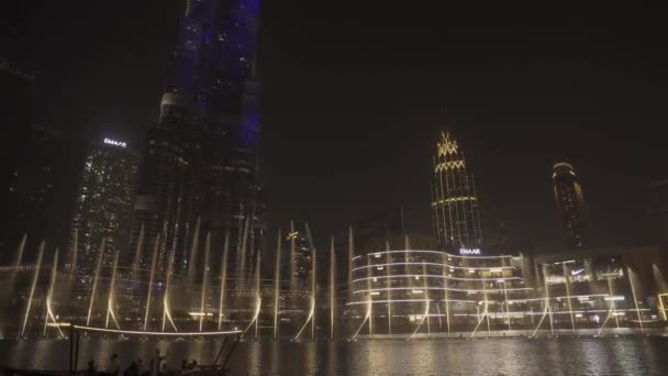 Water Fountain Building Dubai Night Light Show Dubai Emirates Native — Stockvideo