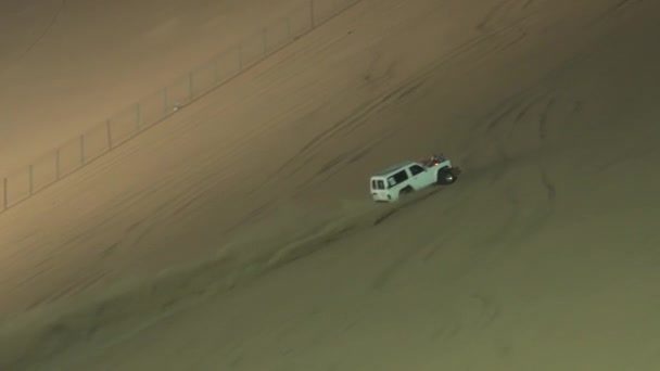 阿拉伯联合酋长国阿布扎比Liwa国际节Moreeb Dune汽车特技比赛 — 图库视频影像