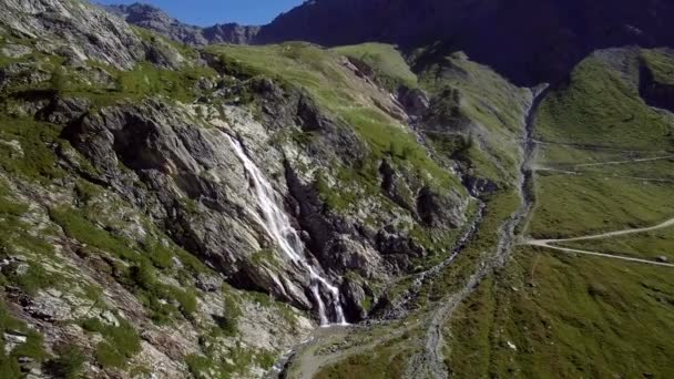 Voando Sobre Cachoeiras Rifugio Scarfiotti Itália — Vídeo de Stock
