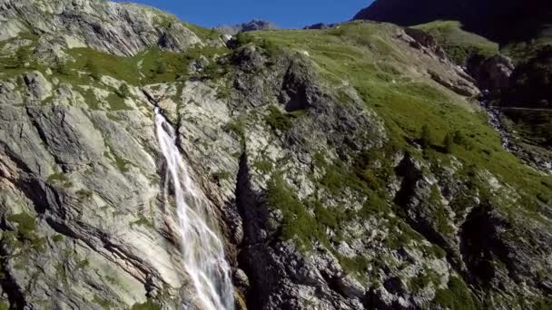 Voando Sobre Cachoeiras Rifugio Scarfiotti Itália — Vídeo de Stock