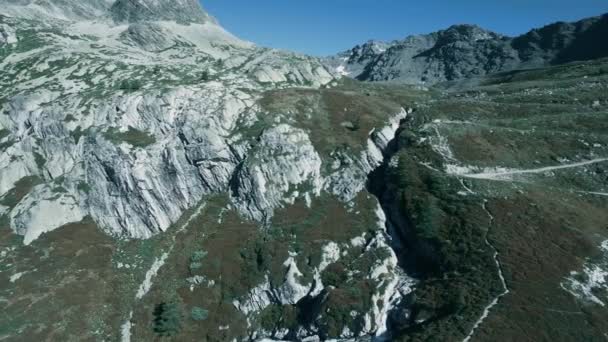 Fliegen Über Wasserfällen Rifugio Scarfiotti Italien — Stockvideo