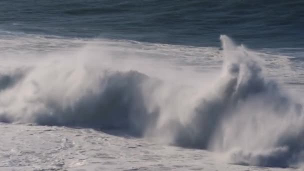 Beautiful Huge Waves Atlantic Ocean — Video