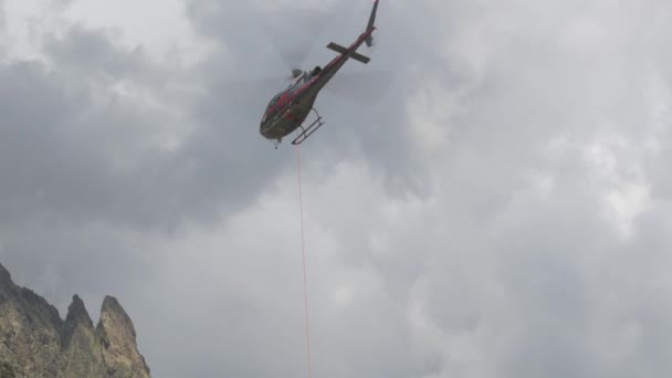 Ελικόπτερο Στο Restonica Valley Κορσική — Αρχείο Βίντεο