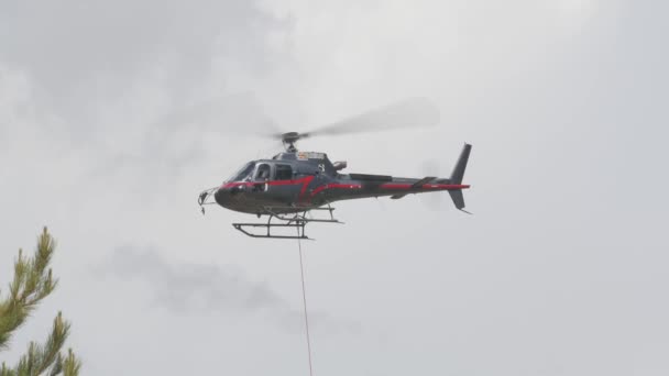 科西嘉岛Restonica山谷的直升机 — 图库视频影像