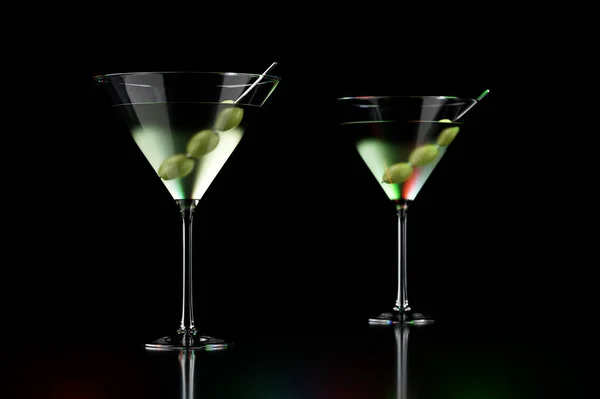 Två Martini Cocktails Med Oliver Svart Bakgrund — Stockfoto