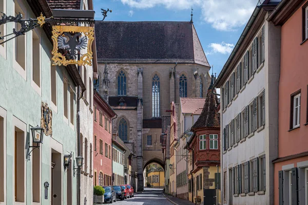 Strada Con Chiesa Rothenburg Der Tauber Germania — Foto Stock