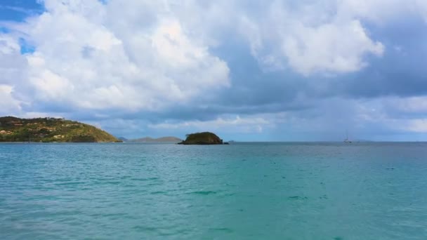 Luksusowa Tropikalna Plaża Jachty Wodne Niebo Widok Lotu Ptaka Zachód — Wideo stockowe